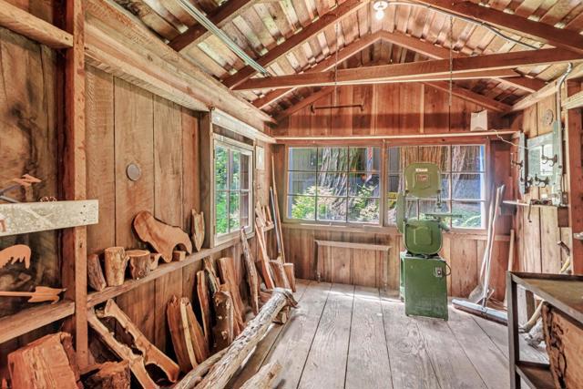 855 Dearborn Park Road, Pescadero CA: https://media.crmls.org/mediaz/bb594915-38c3-4b47-92ca-ce4798c6a2d4.jpg