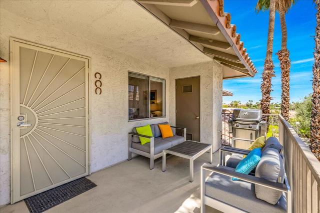 1870 N Mira Loma Way, Palm Springs CA: https://media.crmls.org/mediaz/bb594e81-f4ff-499a-8a3f-df40b743653f.jpg