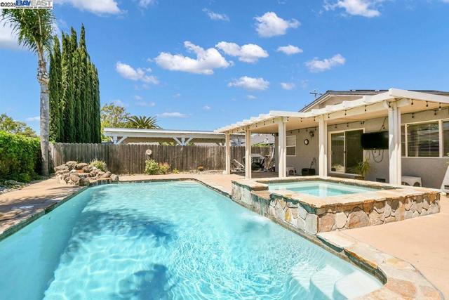 46 E Thirteenth St, Antioch CA: https://media.crmls.org/mediaz/bb5951c1-0a5f-41b9-9543-1f10cc495b4e.jpg