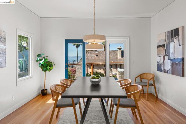 758 Spruce St, Berkeley CA: https://media.crmls.org/mediaz/bb59fc9e-e7c3-49dd-8954-aa17b9a20959.jpg