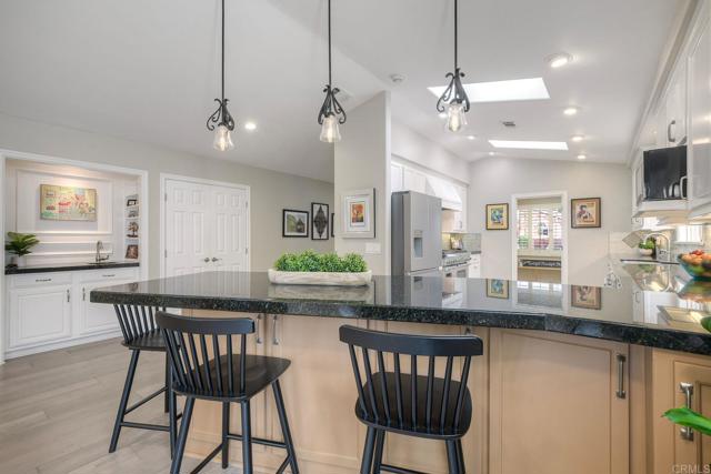 Detail Gallery Image 13 of 55 For 5413 Fairgreen Way, Bonsall,  CA 92003 - 3 Beds | 3 Baths