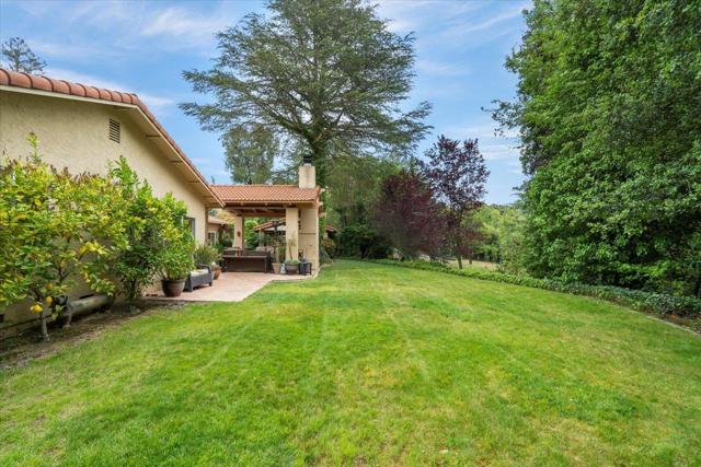 8103 Crestview Court, Gilroy CA: https://media.crmls.org/mediaz/bb5a4e7d-9ce3-4094-9adc-e2c158dc4799.jpg