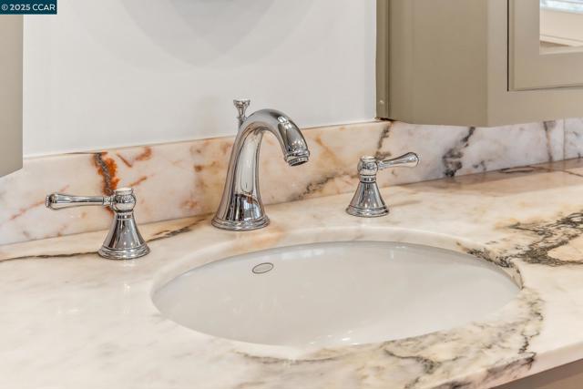 2160 Ridgewood Rd, Alamo CA: https://media.crmls.org/mediaz/bb5a6bb3-95b9-4d9c-a0b9-f5add11ca114.jpg