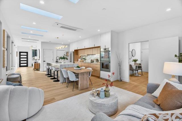 747 W Washington Avenue, Sunnyvale CA: https://media.crmls.org/mediaz/bb5b49c1-208b-4f58-b10f-00ec67e66530.jpg