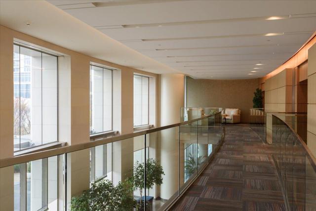 425 1st Street, San Francisco CA: https://media.crmls.org/mediaz/bb5c2c4f-fdaf-49ef-872c-c7d7fc77cd77.jpg