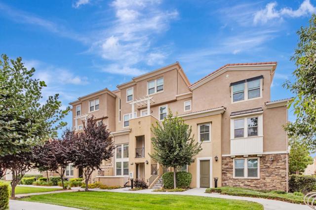 1890 Trento Loop, Milpitas CA: https://media.crmls.org/mediaz/bb5c673d-5508-4dee-96e2-e72ae4036171.jpg