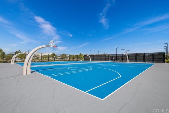 Detail Gallery Image 33 of 39 For 1345 Santa Diana Rd #2,  Chula Vista,  CA 91913 - 4 Beds | 3/1 Baths