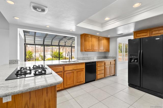 7214 Manzanita, Carlsbad CA: https://media.crmls.org/mediaz/bb5dd0d5-936b-4b02-8e58-78beee79eee8.jpg