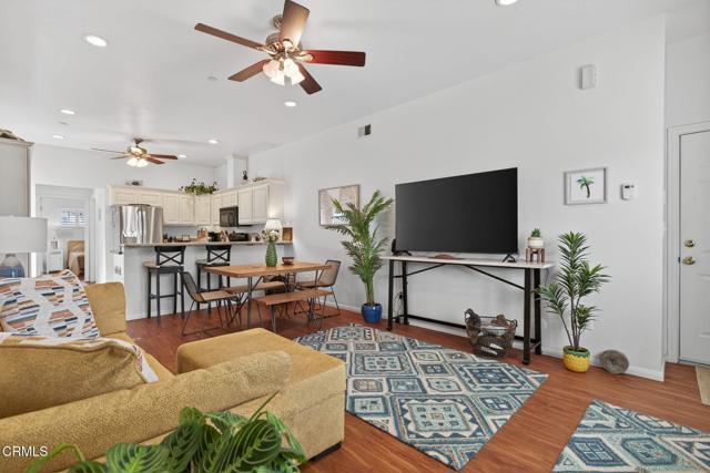 425 Rancho Drive, Ventura CA: https://media.crmls.org/mediaz/bb5dd5b9-3fa6-4d65-99be-c19b33bb887e.jpg