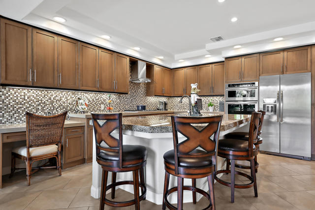 38849 Palm Valley Drive, Palm Desert CA: https://media.crmls.org/mediaz/bb5e27cf-ded7-443f-ac24-e30f390140cc.jpg