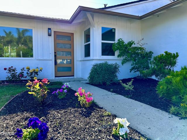5063 Cypress Lane, Ventura CA: https://media.crmls.org/mediaz/bb5e7351-efb3-479e-9728-cce08dfe5f6f.jpg