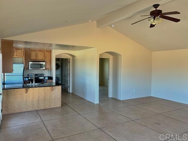 12462 Hillpoint Court, Valley Center CA: https://media.crmls.org/mediaz/bb5ec6de-fece-4bf6-8c6c-d317aba4e4b4.jpg