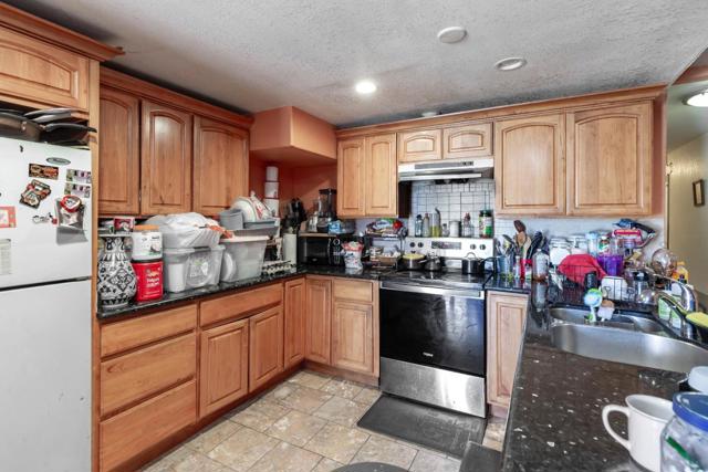 217 Madison Avenue, Redwood City CA: https://media.crmls.org/mediaz/bb5efa60-b65f-44d9-9e60-116958efe913.jpg