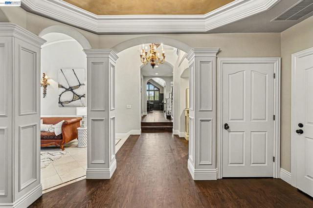 4275 QUAIL RUN PL, Danville CA: https://media.crmls.org/mediaz/bb5fe498-83b8-4667-a53f-fe3751421a71.jpg