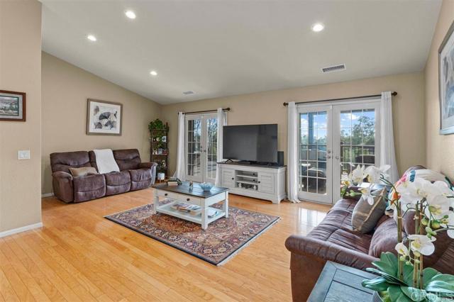 Detail Gallery Image 11 of 32 For 13311 Hillstar Ln, Valley Center,  CA 92082 - 3 Beds | 2 Baths