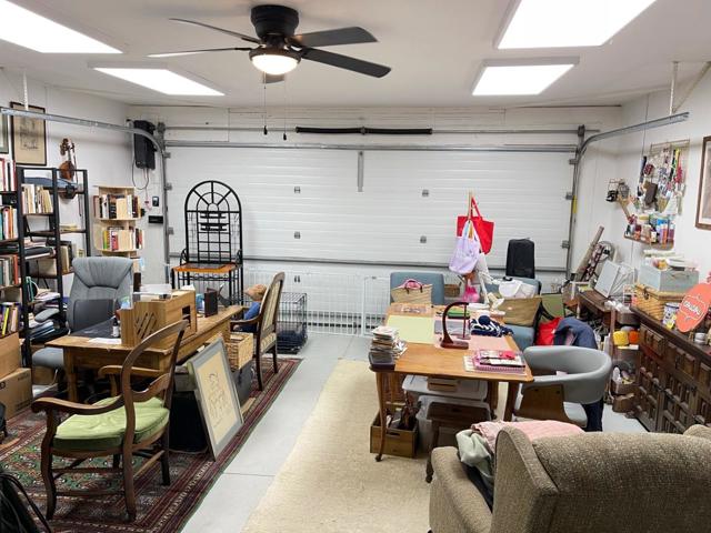 1561 Valdez Circle, Salinas CA: https://media.crmls.org/mediaz/bb6061fc-c406-4374-b011-c96f0f7b6ecc.jpg