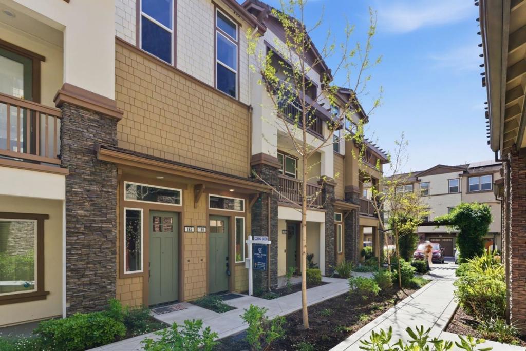 195 Carson Falls Common