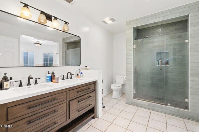 Detail Gallery Image 11 of 27 For 3847 Sunbeam Dr, Los Angeles,  CA 90065 - 3 Beds | 2/1 Baths