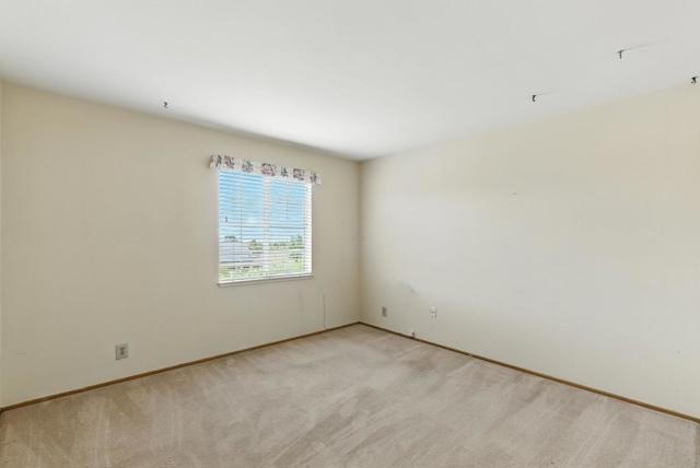 1675 Escalante Way, Burlingame CA: https://media.crmls.org/mediaz/bb61c87f-37f1-4999-abbd-1ed5d38cc4b1.jpg