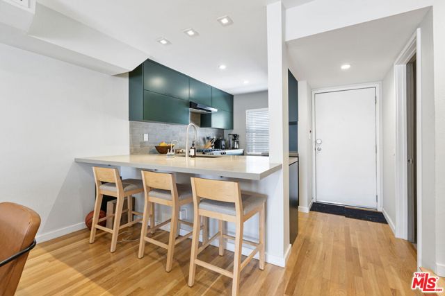 716 Maltman Avenue, Los Angeles CA: https://media.crmls.org/mediaz/bb61fc95-99a8-4d11-b343-2e591326b018.jpg