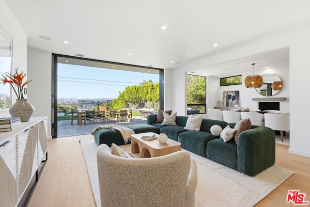 6321 Riggs Place, Los Angeles CA: https://media.crmls.org/mediaz/bb623d49-4ef8-4fab-9696-590f33e9efb7.jpg