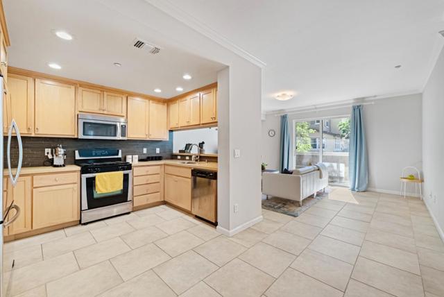 1035 Scotia Terrace, Sunnyvale CA: https://media.crmls.org/mediaz/bb62fc97-27ee-4311-98d1-0956f52510bc.jpg