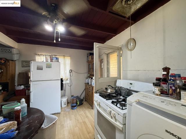 669 Carpino AVE, Pittsburg CA: https://media.crmls.org/mediaz/bb630184-3776-423f-9f15-e40dc8a0ea51.jpg