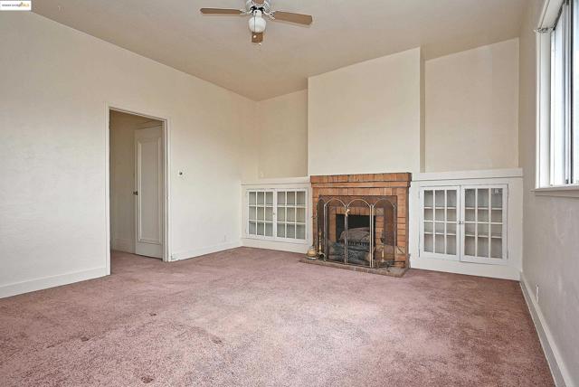 672 33Rd St, Oakland CA: https://media.crmls.org/mediaz/bb6324d7-cfed-4653-bb83-84e88669832d.jpg