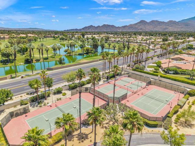 130 Willow Lake Drive, Palm Desert, CA 92260