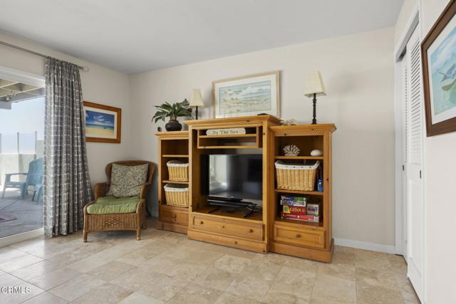 Detail Gallery Image 30 of 64 For 325 Ocean Dr, Oxnard,  CA 93035 - 5 Beds | 3 Baths