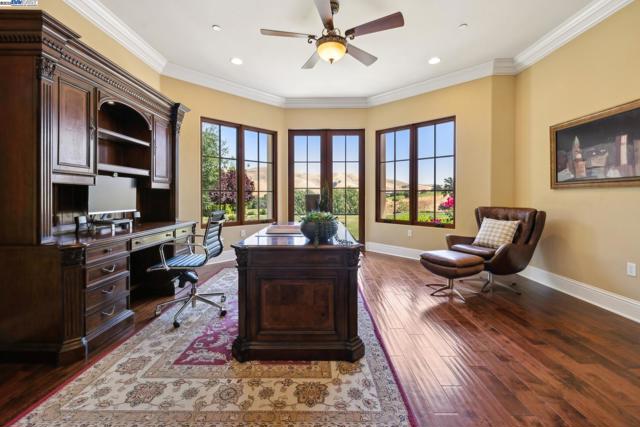 6340 Inspiration Ter, Pleasanton CA: https://media.crmls.org/mediaz/bb643b39-07b4-4527-81cd-a3a1ce66fbd3.jpg