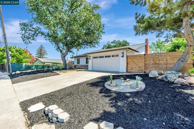 503 Vine Hill Way, Martinez CA: https://media.crmls.org/mediaz/bb649484-1ad8-4f2f-810f-5f24b7d1a75e.jpg