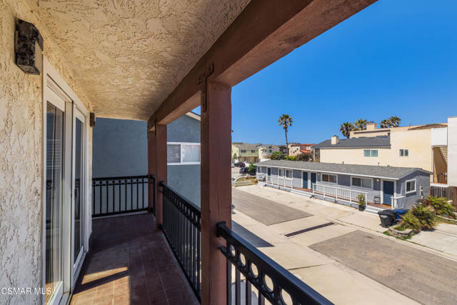 108 Pasadena Avenue, Oxnard CA: https://media.crmls.org/mediaz/bb662605-a28f-4a07-aa1c-08f25494554d.jpg