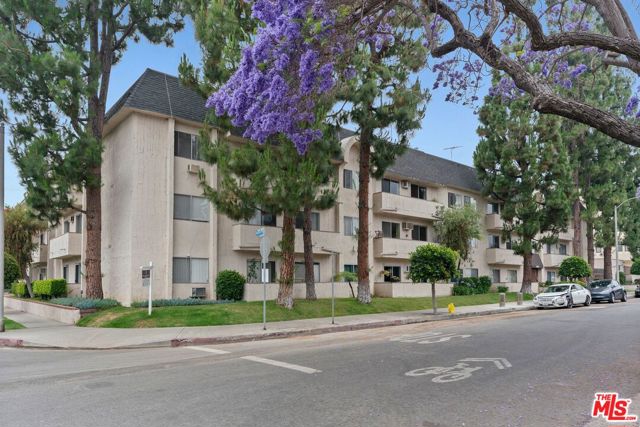 1831 Prosser Avenue, Los Angeles CA: https://media.crmls.org/mediaz/bb664481-85e4-4043-961a-a35d0c496d1e.jpg