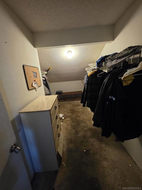 1323 Cornet Pl, San Diego CA: https://media.crmls.org/mediaz/bb66e275-f32d-4729-968d-7c2f07d77890.jpg