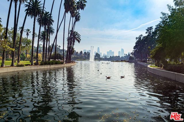 1016 Laguna Avenue, Los Angeles CA: https://media.crmls.org/mediaz/bb66eb6b-ceac-48b9-9453-88e80b54ca49.jpg