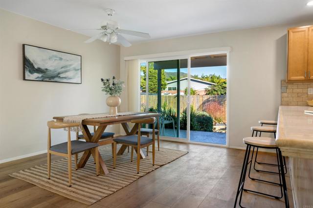 Detail Gallery Image 9 of 28 For 1227 Dolphin Cir, Vista,  CA 92084 - 4 Beds | 2 Baths