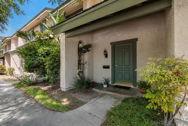 12991 Caminito Bodega, Del Mar CA: https://media.crmls.org/mediaz/bb674585-8958-484d-98c8-5b89b143e666.jpg