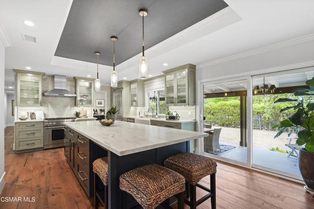1658 La Granada Drive, Thousand Oaks CA: https://media.crmls.org/mediaz/bb67fc79-eb97-47e5-ab6d-a03b6e6b0354.jpg