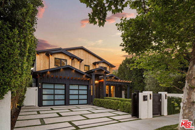 4447 Farmdale Avenue, Studio City CA: https://media.crmls.org/mediaz/bb68a51f-37dc-44d2-b6e0-d00d32a53028.jpg