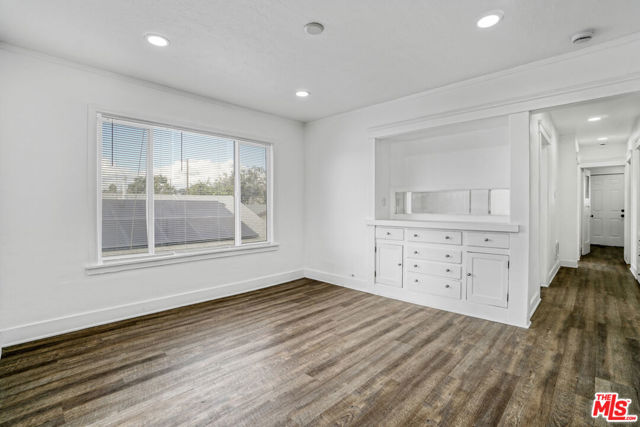 120 N Avenue 25, Los Angeles CA: https://media.crmls.org/mediaz/bb6905e4-2c99-4c92-8398-a0aa4771f6f0.jpg