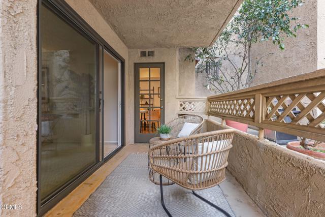 Detail Gallery Image 16 of 37 For 640 S Lake Ave #105,  Pasadena,  CA 91106 - 2 Beds | 2/1 Baths