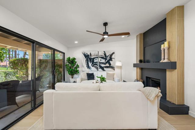 4 Maximo Way, Palm Desert CA: https://media.crmls.org/mediaz/bb69d962-0ae5-4fd3-a42d-136318cc8755.jpg