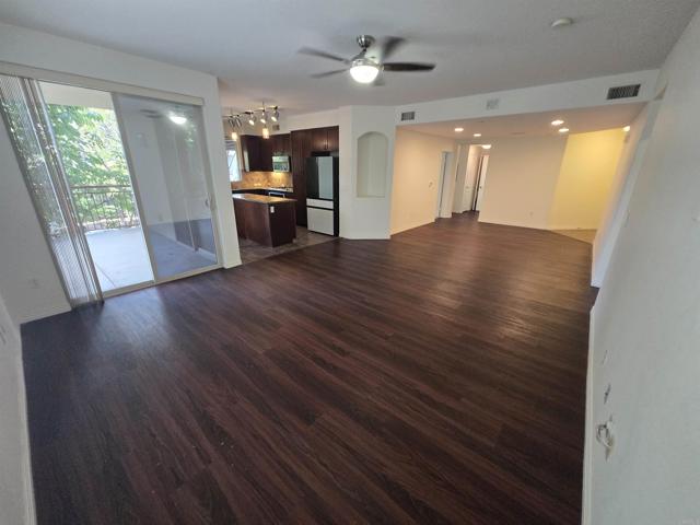 Detail Gallery Image 5 of 37 For 8233 Station Village Ln #2211,  San Diego,  CA 92108 - 3 Beds | 2 Baths