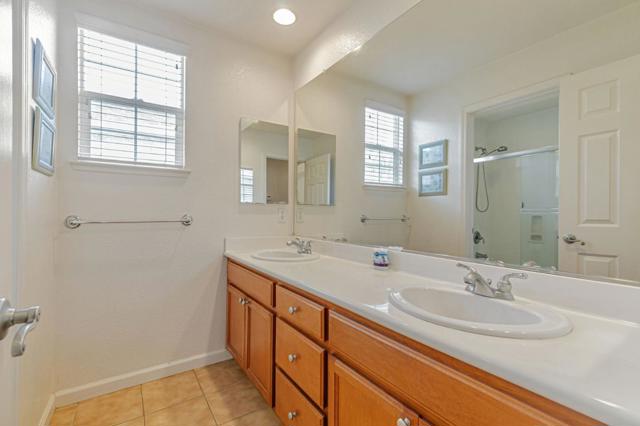 4224 Indigo Oak Court, San Jose CA: https://media.crmls.org/mediaz/bb6b6416-f4da-402f-8dff-014d34363033.jpg