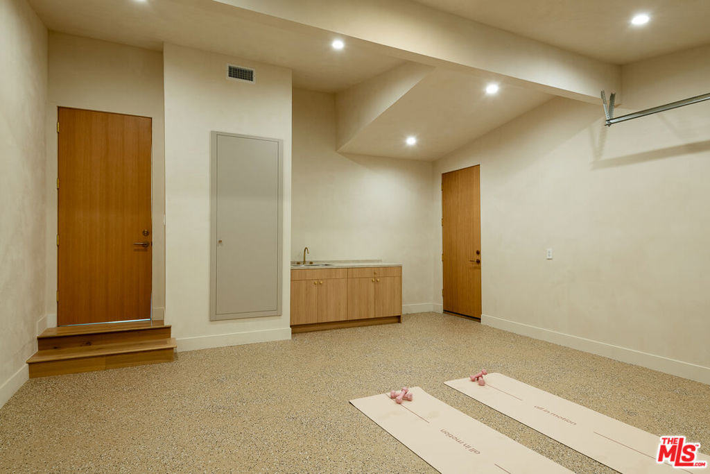 MLS #26856691 image #35