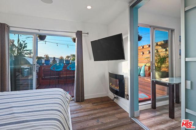 472 Rosecrans Avenue, Manhattan Beach, California 90266, 0 ,Residential Income,For Sale,Rosecrans,0,26830069