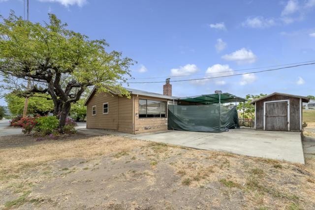 137 Whiting Road, Watsonville CA: https://media.crmls.org/mediaz/bb6d8429-82ec-4ee7-803f-9cf7c300c674.jpg