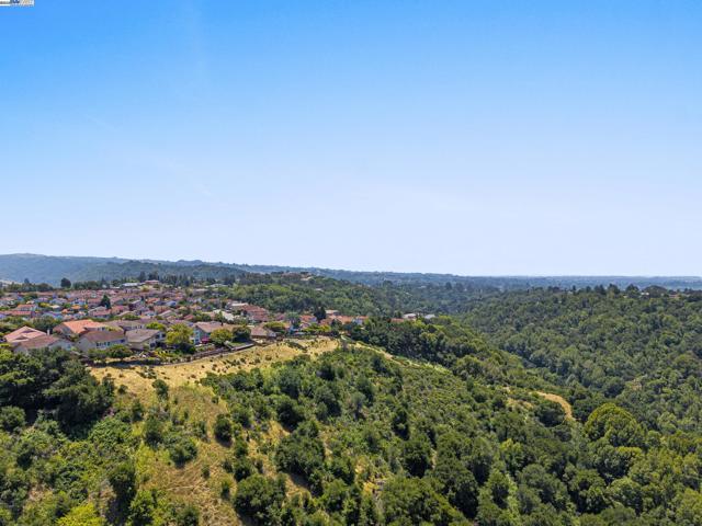 6408 Boone Dr, Castro Valley CA: https://media.crmls.org/mediaz/bb6e0b6c-6c84-4efc-8ec8-f9c48566c05f.jpg