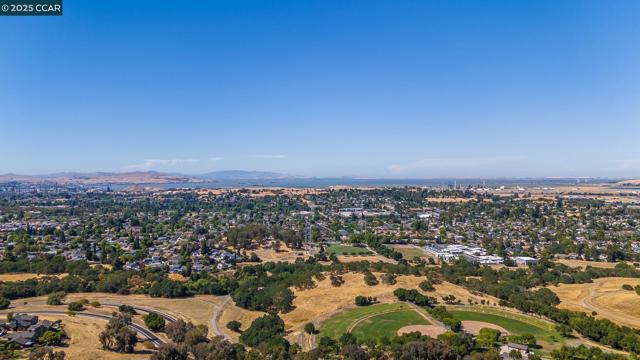 316 Valley High Dr, Pleasant Hill CA: https://media.crmls.org/mediaz/bb6e4c5f-499e-45c9-b4db-c778229c2bd7.jpg